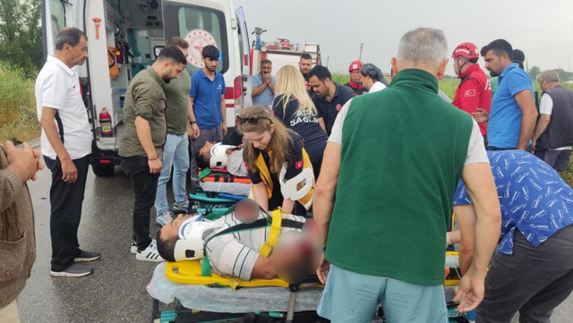 Balıkesir'de feci kaza! Tıra arkadan çarptı, kağıt gibi ezildi: Bu otomobilden sağ çıktılar! - Resim: 3