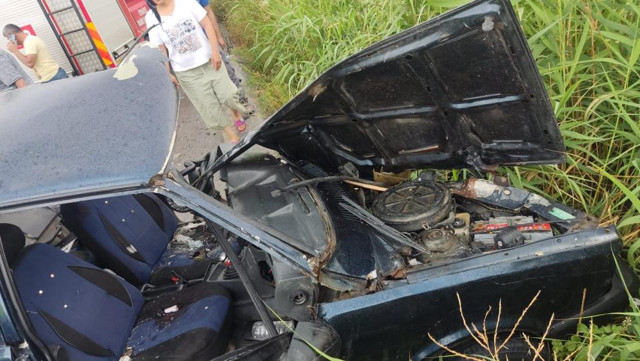 Balıkesir'de feci kaza! Tıra arkadan çarptı, kağıt gibi ezildi: Bu otomobilden sağ çıktılar! - Resim: 0