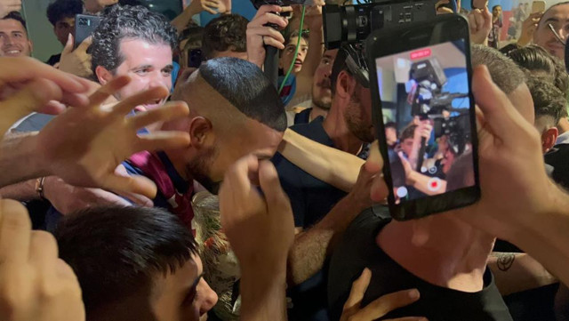 Trabzonspor'un yeni transferleri Orsic ve Fernandez'e coşkulu karşılama - Resim: 0