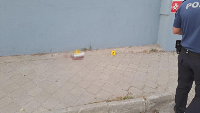 Aydın'da eski sevgili dehşeti! Sokak ortasında silahla boğazından vurdu - Resim: 1