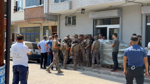 Tekirdağ'da sıcak saatler! Cinnet getiren kişi, polislere ateş açtı Özel Harekat devreye girdi - Resim: 0