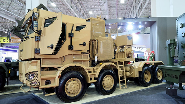 Askeri kamyon DERMAN 8X8 ilk kez yurt dışında vitrine çıktı - Resim: 1