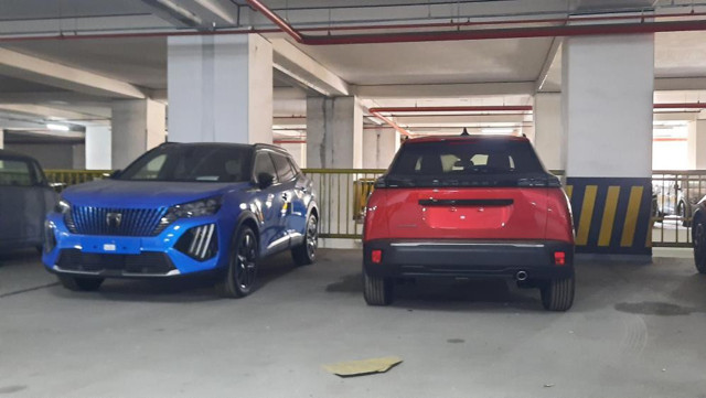 İSPARK katlı otoparkında onlarca sıfır araç görüntülendi - Resim: 0