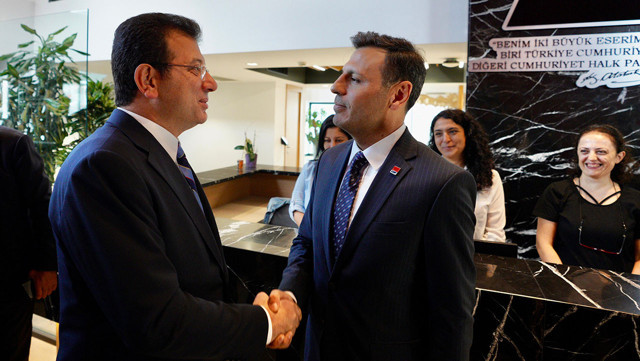 Ekrem İmamoğlu ve CHP İBB Meclis Grubu’ndan yeni CHP İl Başkanı Özgür Çelik’e ziyaret - Resim: 0