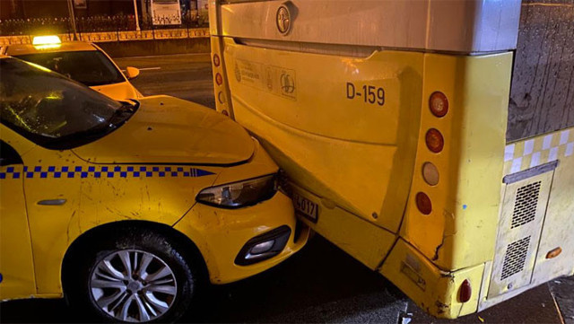 İETT şoförünün hareketine kimse inanamadı çevredekiler onu uyardı ama - Resim: 0