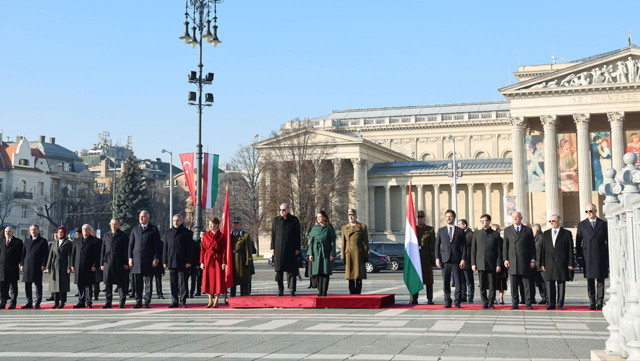 Cumhurbaşkanı Erdoğan Macaristan'da resmi törenle karşılandı - Resim: 0