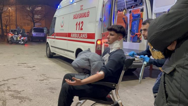 Babasından izinsiz aldığı aracı hurdaya çevirdi: 3 yaralı - Resim: 2