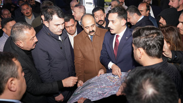 Bakan Kurum, Nelbi Teyze’yi bu kez evinde ziyaret etti - Resim: 0