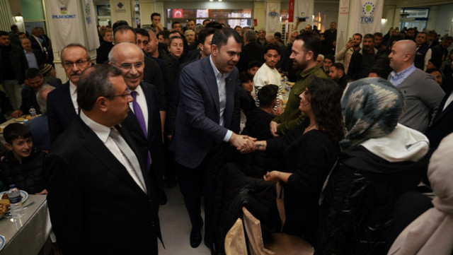 Murat Kurum: Deprem bölgesinde hızımızı olabilecek  En yüksek seviyeye çıkardık - Resim: 0