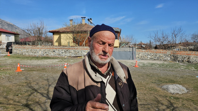 Kuyumcudan altın alıp eve gelen kadın 8 bıçak darbesiyle öldürüldü, cesedi yakıldı - Resim: 0