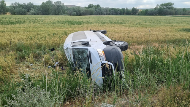 Düğün dönüşü kaza! Çorum'da minibüs devrildi: Çok sayıda yaralı var - Resim: 1