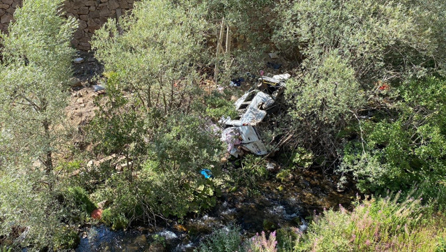 Sivas'ta fındık işçilerini taşıyan minibüs uçuruma yuvarlandı! Ölü ve yaralılar var - Resim: 1