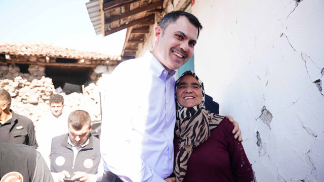 Sındırgılı köylüler kendi evlerinin temelini Bakan Kurum ile birlikte attı - Resim: 5