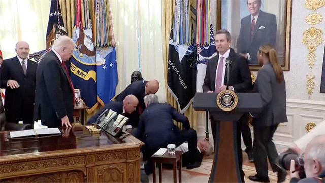 Oval Ofis'te bayıylan kişiye ilk müdahale Dr. Mehmet Öz'den geldi - Resim: 0