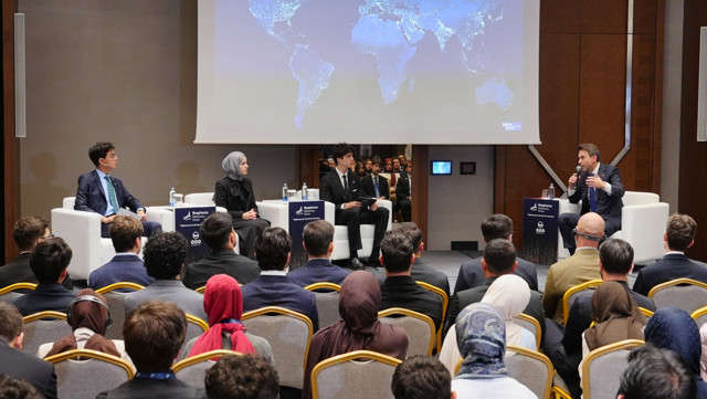 Ömer Tayyip Erdoğan'dan Enerji Bakanı Alparslan Bayraktar'a zor soru - Resim: 0