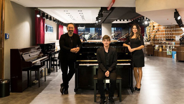 Cem Yılmaz'dan duygulandıran jest! - Resim: 3