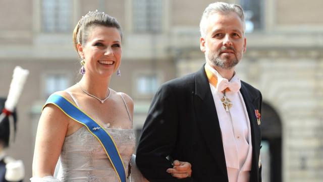 Büyük skandal 'Masanın altına elini soktu ve...' - Resim: 2