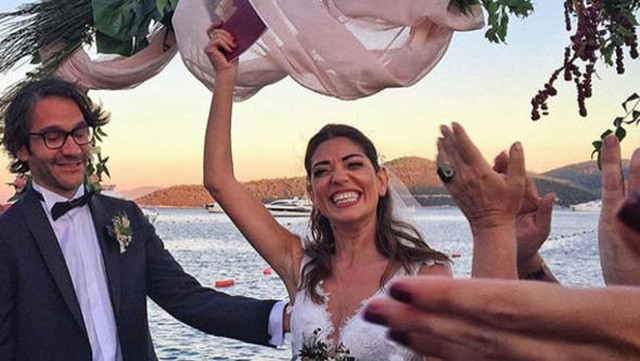 O Hayat Benim'in Efsun'u Ceren Moray Fransız damatla evlendi gelinliğine bakın - Resim: 4