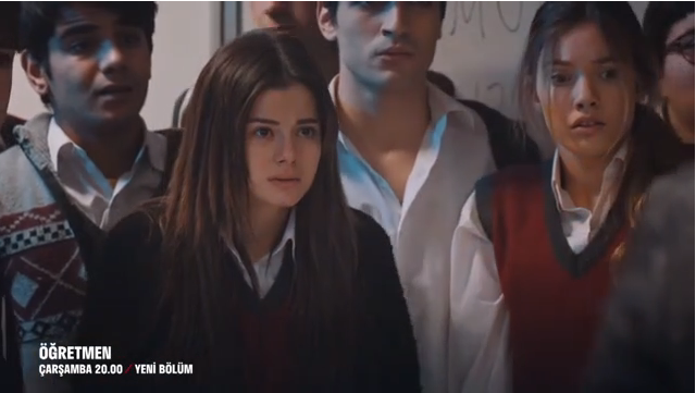 FOX TV'nin yeni dizisi Öğretmen'de İlker Kaleli La Casa de Papel Profesör'e benzetildi - Resim: 4