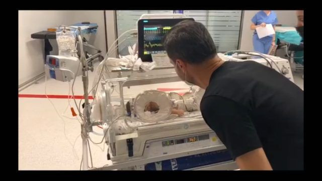 Sinan Özen'in 8 aylık bebeği 7. kez ameliyata girdi Burcu Kartal gözyaşlarına boğuldu - Resim: 2