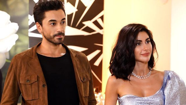 Nesrin Cavadzade Gökhan Alkan paylaştı Yasak Elma'nın yıldızlarından aşk ilanı - Resim: 3