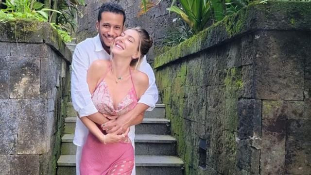 Şeyma Subaşı'nın sevgilisi Mohammed Alsalouissi özel jeti ayarladı içine de sürpriz kondurdu - Resim: 1