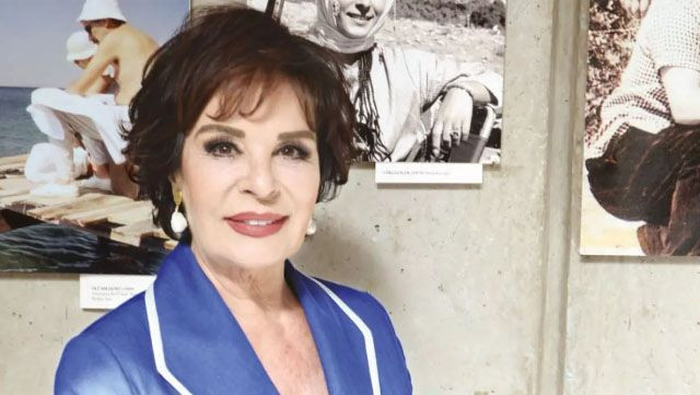 Hülya Koçyiğit bunları ilk kez anlattı meğer köy evlerinde yatıp kalkmış - Resim: 4