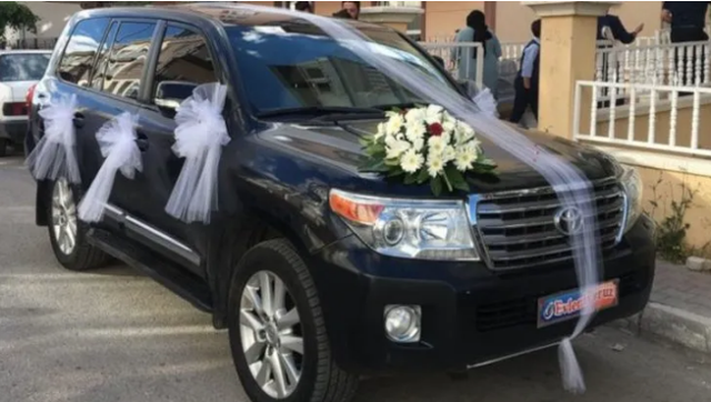 Tartışmalı cip genç çiftin düğün arabası oldu! Mansur Yavaş'tan açıklama geldi - Resim: 0