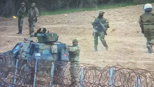 Yunan polisi gerçek mermi kullandı sınırda dehşete düşüren görüntüler - Resim: 0