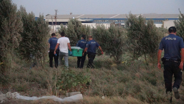 Hatay’da kayıp olan emekli öğretmen boş arazide ölü bulundu - Resim: 1