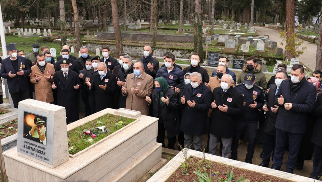 Ali Gaffar Okkan, mezarı başında anıldı - Resim: 0