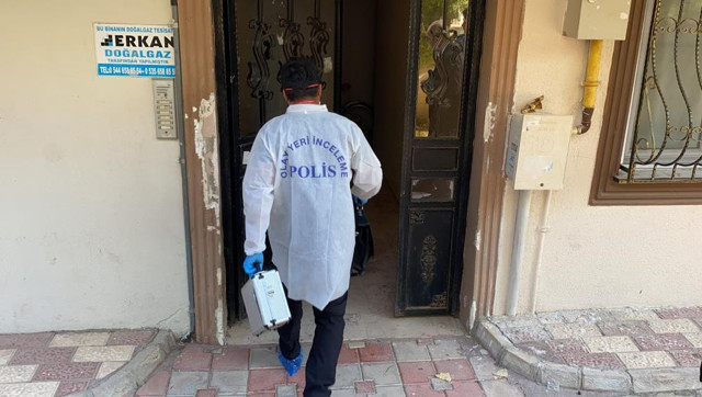 Bursa'da silah sesine uyanan bina sakinleri bir kişiyi kalbinden vurulmuş halde buldu - Resim: 0