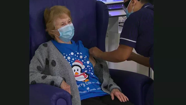 İlk Biontech aşısını olan kişi üçüncü dozunu oldu! Üçüncü doz ne zaman yapılmalı? - Resim: 0