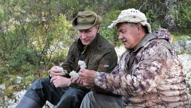 Putin'den kaçan kaçana! Savaşın en kritik anında Savunma Bakanı Şoygu ve Ulusal Muhafız Komutanı kayıp - Resim: 1