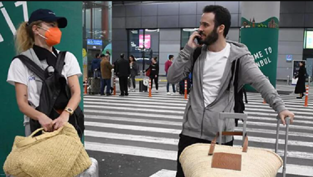 Burcu Esmersoy 15 yaş küçük sevgilisiyle bakın nasıl tanışmış! İlk kez anlattı - Resim: 2