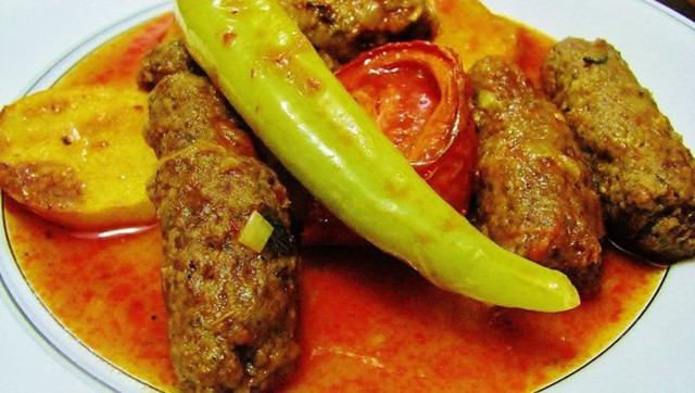Kokusuyla tadıyla mest edecek tencerede İzmir köfte tarifi! - Resim: 1