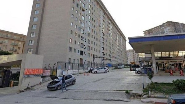 Depremde yerle bir olmuştu! Rönesans rezidansın mimarı Mehmet Yaşar Coşkun yurt dışına kaçmak isterken yakalandı - Resim: 0