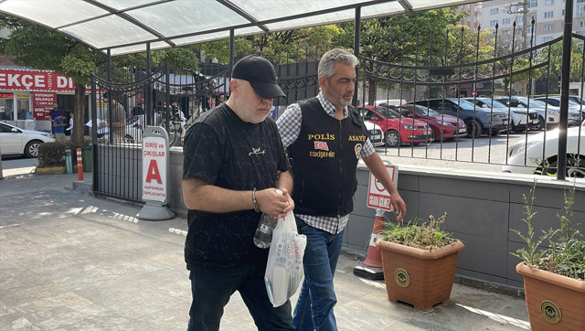 Eskişehir'de dublör kullanarak arsa satışı yapan şüpheliler gözaltına alındı - Resim: 2