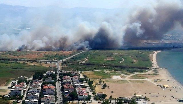 İzmir'in ardından şimdi de yer Balıkesir Edremit! Alevler sahile kadar indi - Resim: 4