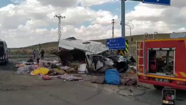 Konya'da katliam gibi kaza! Minibüs ile TIR kafa kafaya çarpıştı 6 kişi öldü - Resim: 0