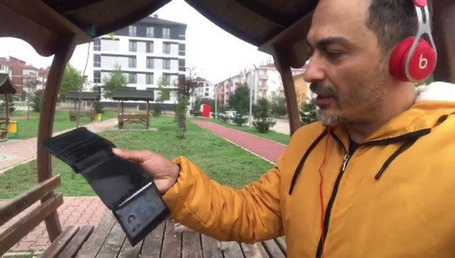Bolu'da çöplerini bıraktığı parkta cüzdanını unutan gence ibretlik ceza - Resim: 2