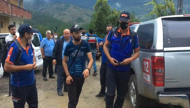 Bartın'da gizemli olay! Alevli bir cisim düştü ihbarı ekipleri harekete geçirdi - Resim: 1