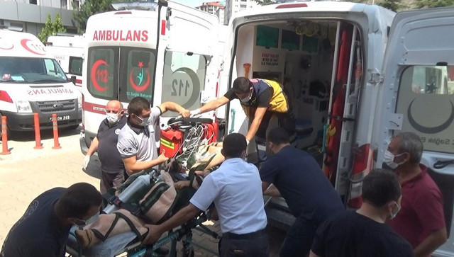 Gümüşhane'de jeneratör gazı aileyi zehirledi: 1 ölü 12 yaralı - Resim: 0