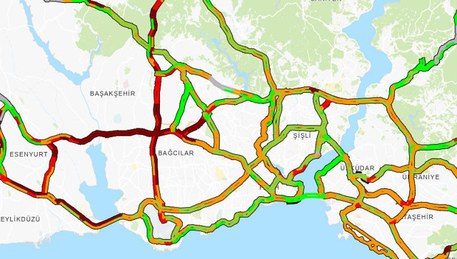 İstanbullu yolda kaldı! Trafik yoğunluğu düşmüyor - Resim: 0