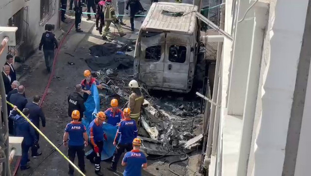 Bursa'da evlerin üzerine uçak düştü! Korkunç görüntüler ve acı haberler geliyor - Resim: 1