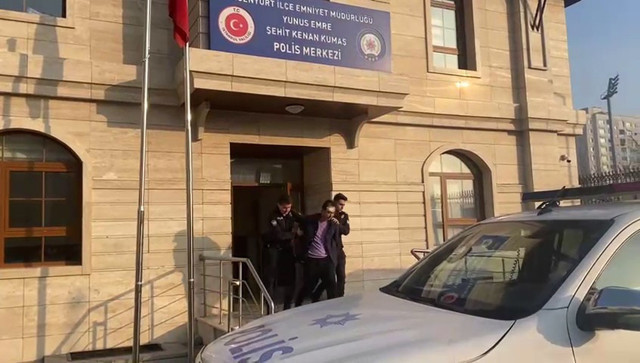 Esenyurt'ta köpeğe şiddet: Tasma ipiyle defalarca vurdu, hayvanseverlerin elinden zor kurtuldu - Resim: 3