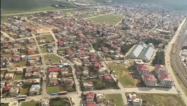 İşte kırılan fayın merkezi! Yıkımın başlangıcı Tevekkeli Köyü'nde başlamış - Resim: 0