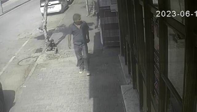 85 yaşındaki kadına dehşeti yaşattı! Savunması pes dedirtti: "Ayağım takıldı üzerine düştüm" - Resim: 0