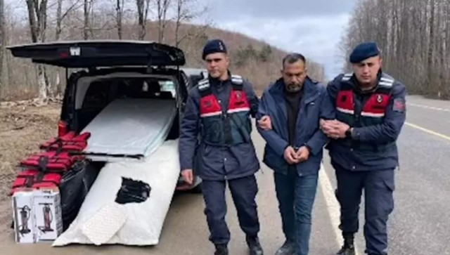 Göçmen kaçakçılarına ağır darbe! Bakan Yerlikaya duyurdu: 18 organizatör yakalandı! - Resim: 3