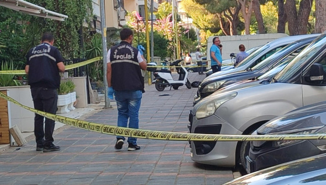 İzmir'de dehşet! Eşini yaralayıp yanındaki arkadaşını öldüren kişi intihar etti - Resim: 0